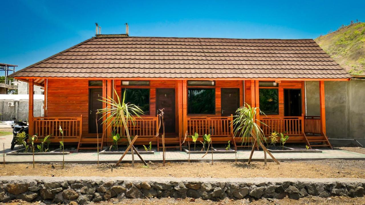 Mandalika Queen Hostel Kuta  Exterior photo